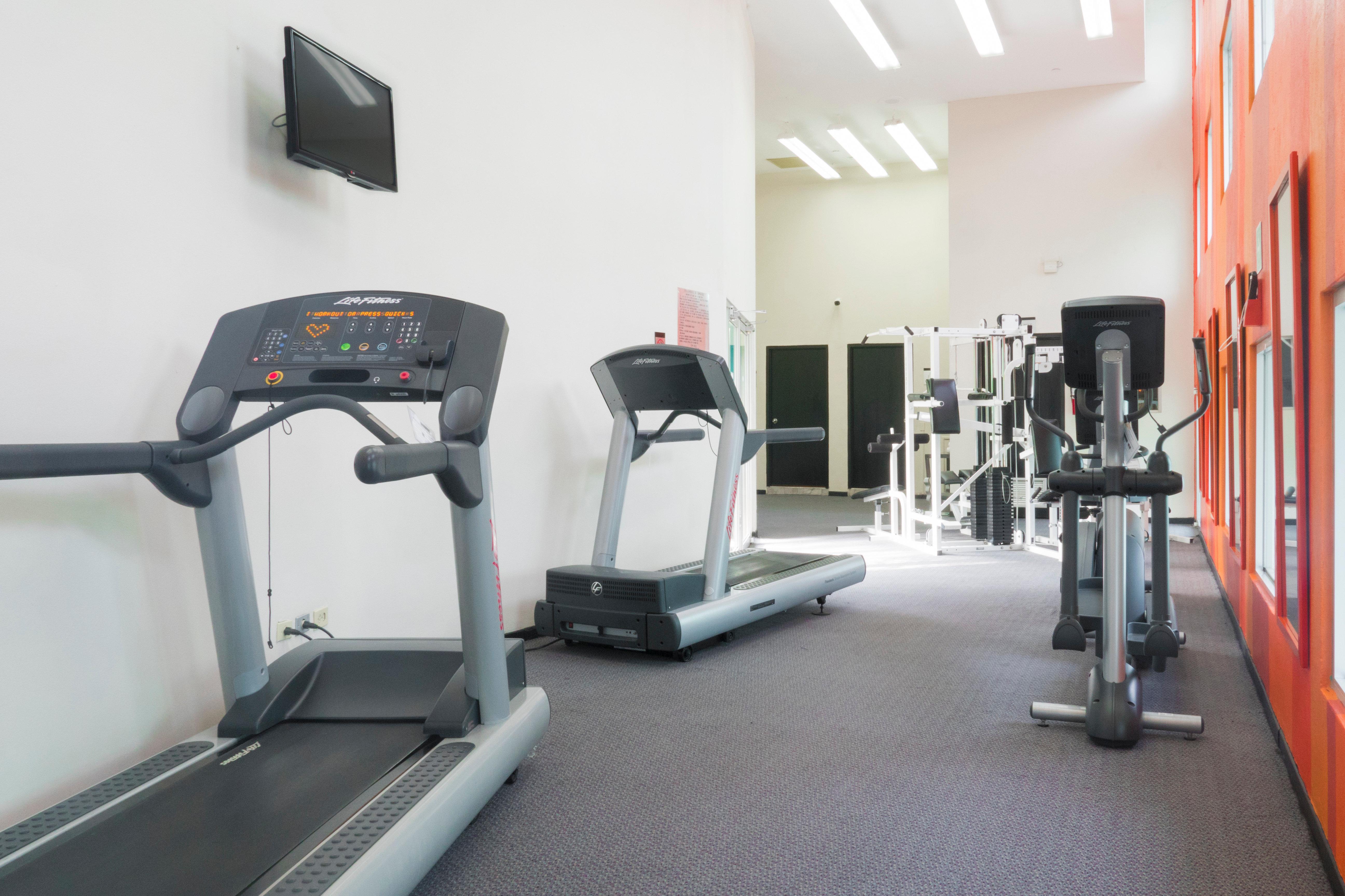 Holiday Inn Monterrey-Parque Fundidora By Ihg Exterior foto The gym at the University of Brighton