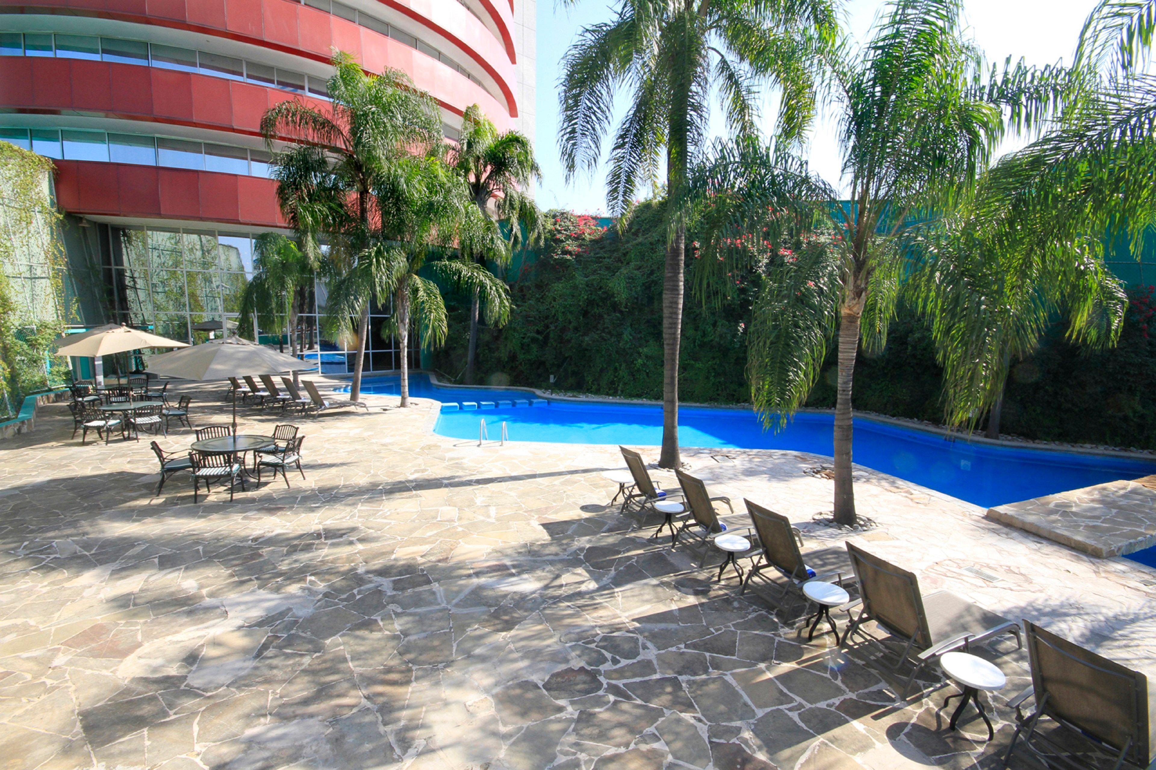 Holiday Inn Monterrey-Parque Fundidora By Ihg Exterior foto Hotel's pool