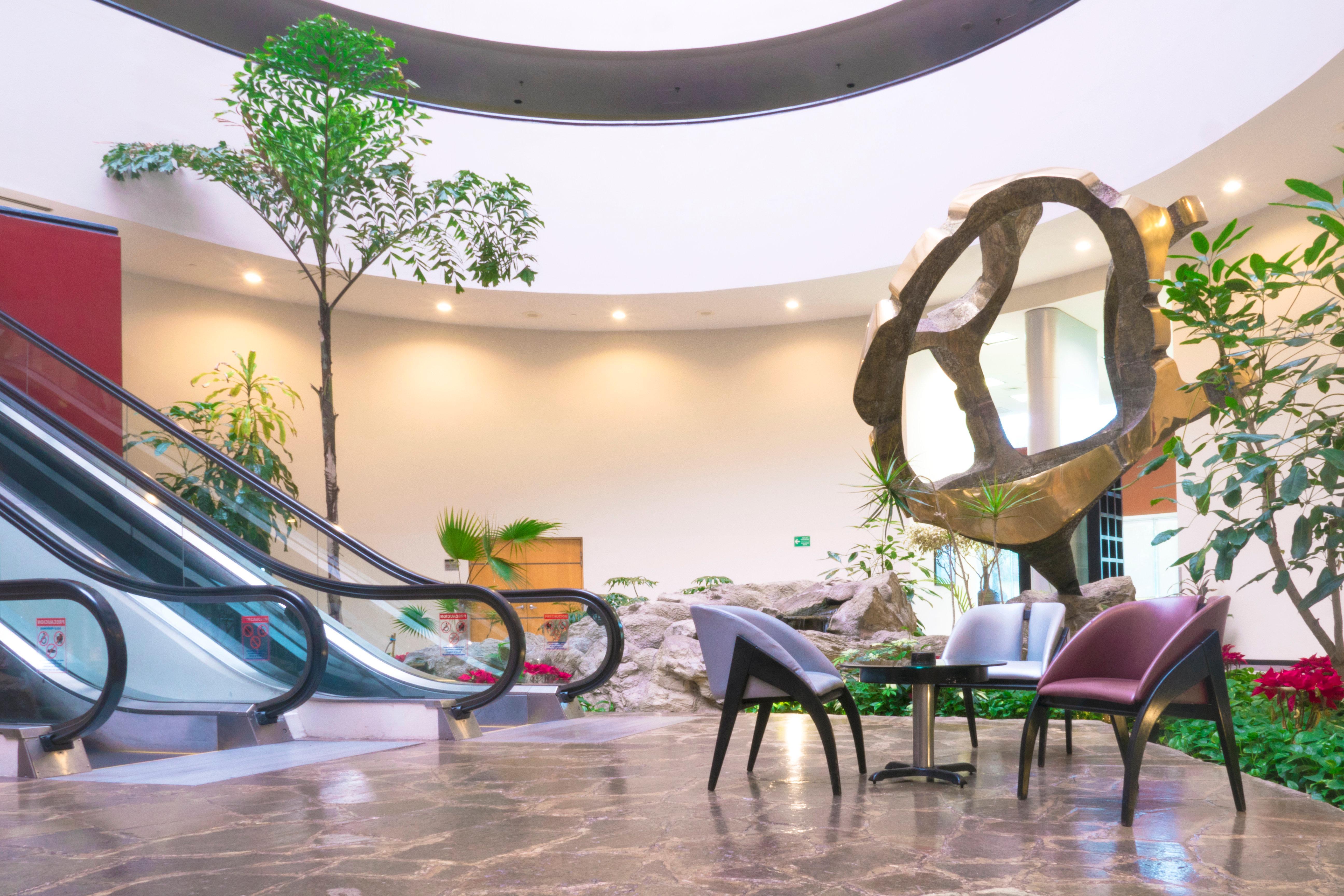 Holiday Inn Monterrey-Parque Fundidora By Ihg Exterior foto Lobby
