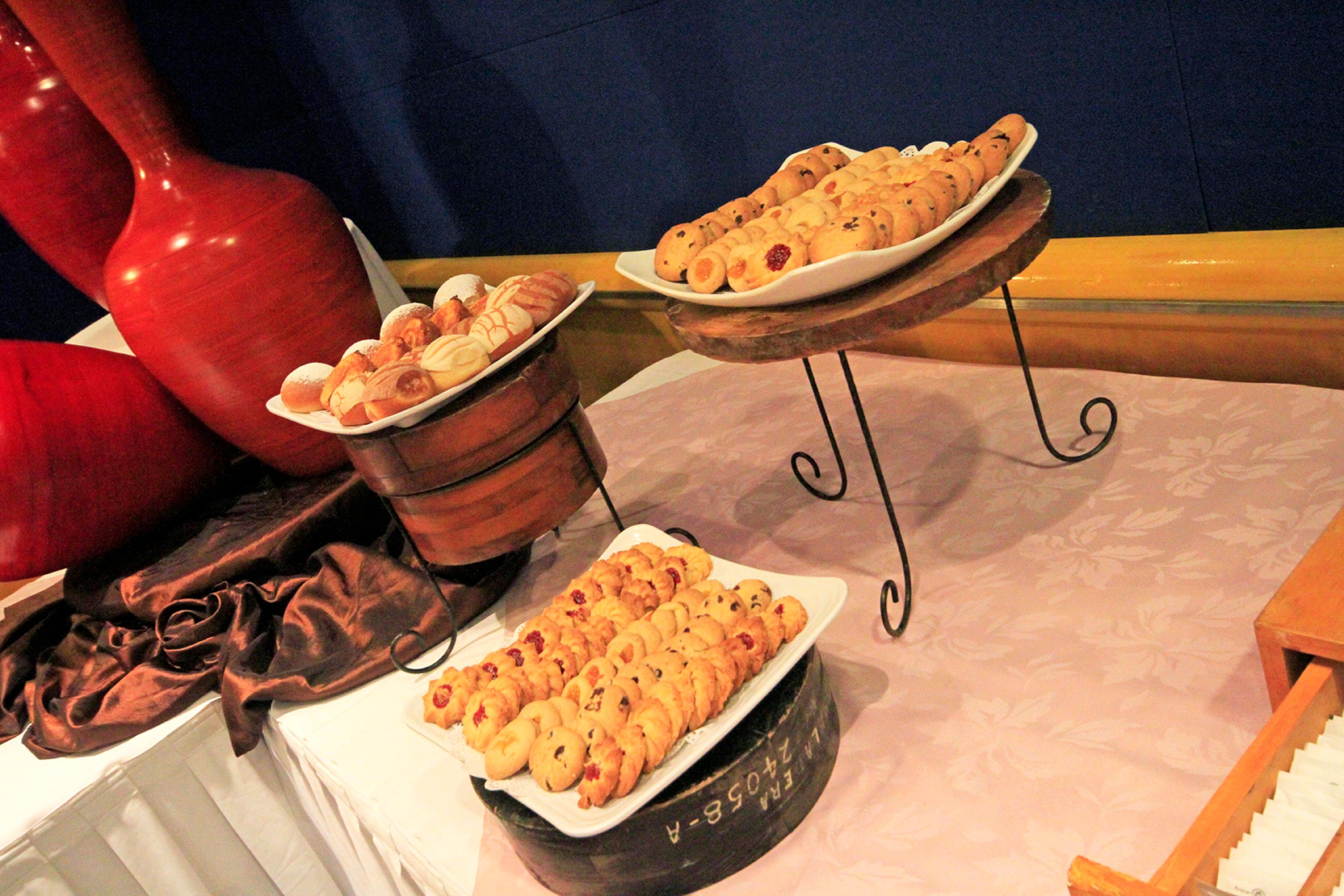Holiday Inn Monterrey-Parque Fundidora By Ihg Exterior foto A selection of canapés