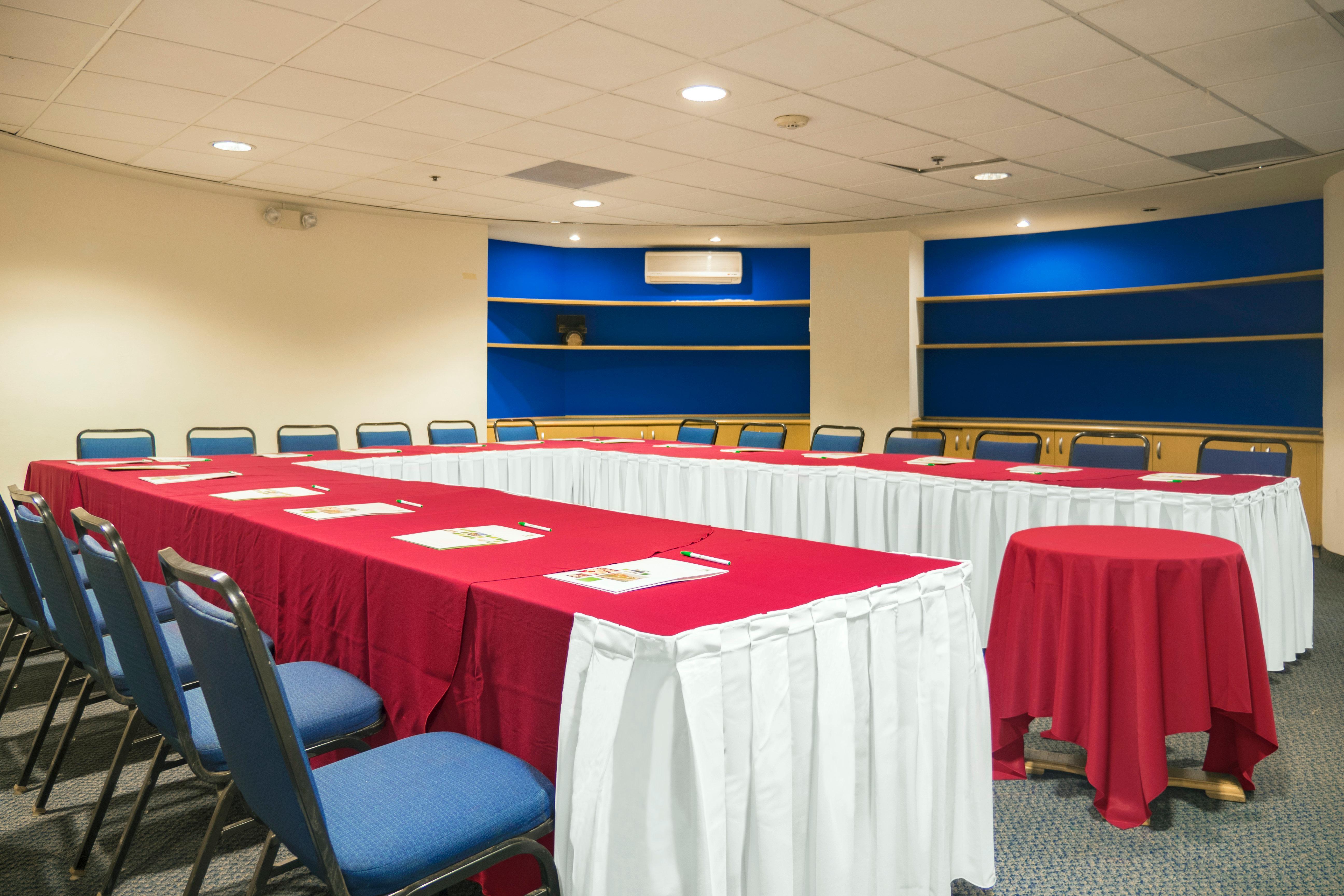 Holiday Inn Monterrey-Parque Fundidora By Ihg Exterior foto Meeting room