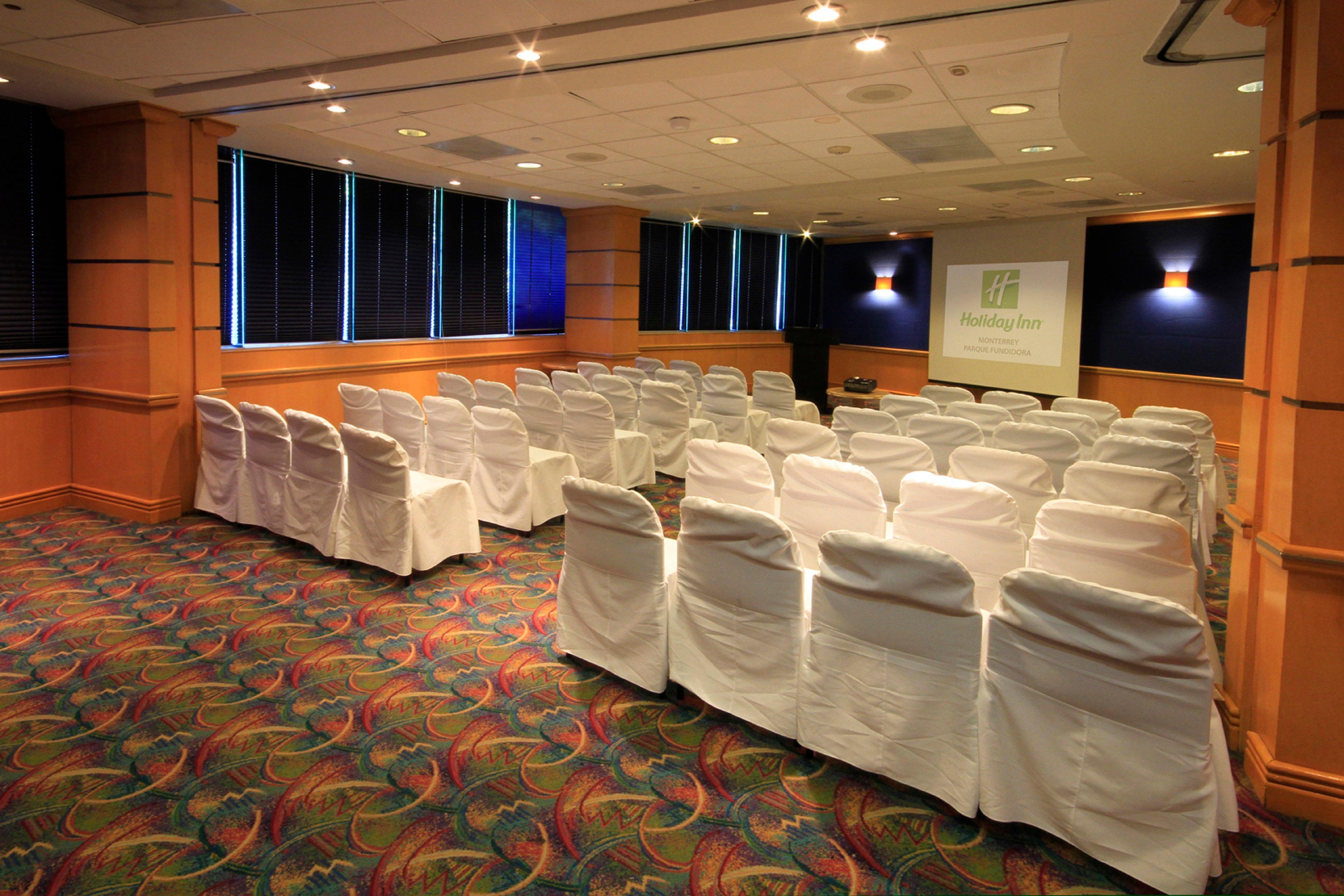 Holiday Inn Monterrey-Parque Fundidora By Ihg Exterior foto A typical meeting room