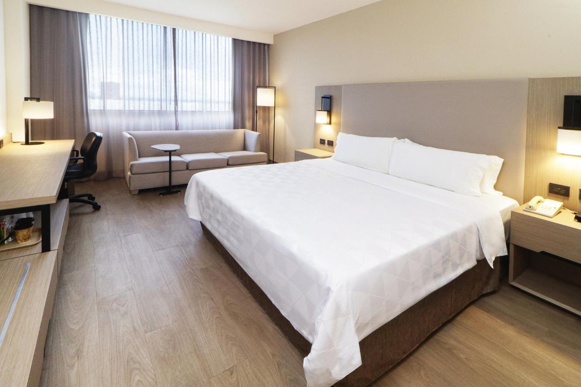 Holiday Inn Monterrey-Parque Fundidora By Ihg Exterior foto A room at the hotel
