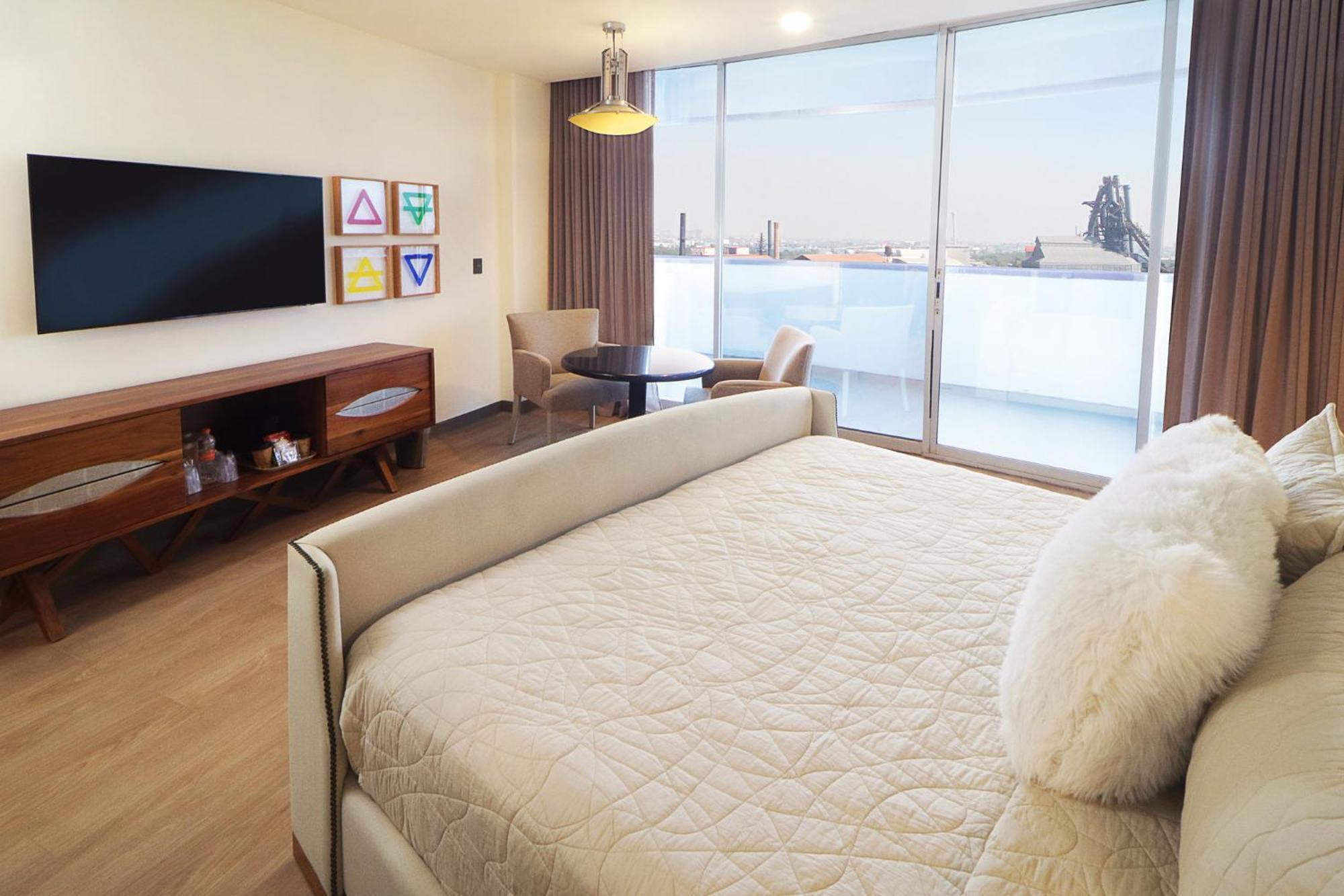 Holiday Inn Monterrey-Parque Fundidora By Ihg Exterior foto A room at the hotel